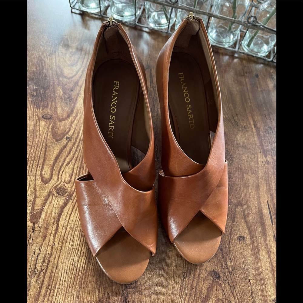 Franco Sarto Brown Wedge Sandel Back Zipper